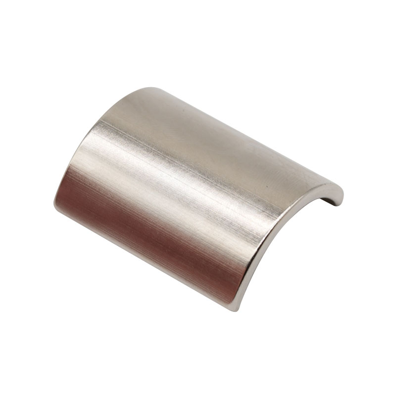 Maighnéad mótair sioncrónach