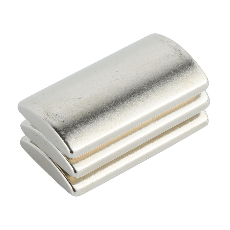 Maighnéad mótair buan